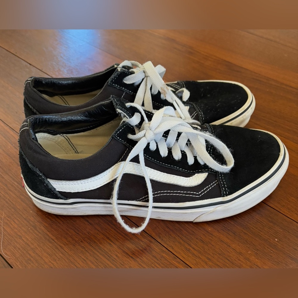 VAN’s black suede sneakers - women’s size 7
